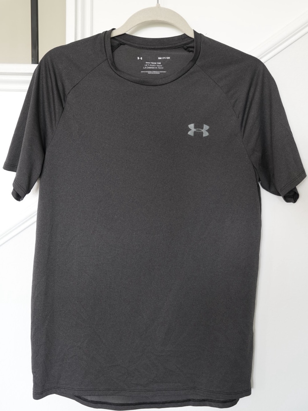 Under Armour Tech Tee Men’s Small Gray Short Sleeve Athletic Performance Shirt